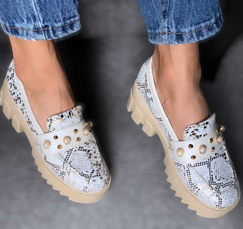 MOCASINES PERLA SNAKE DORADO